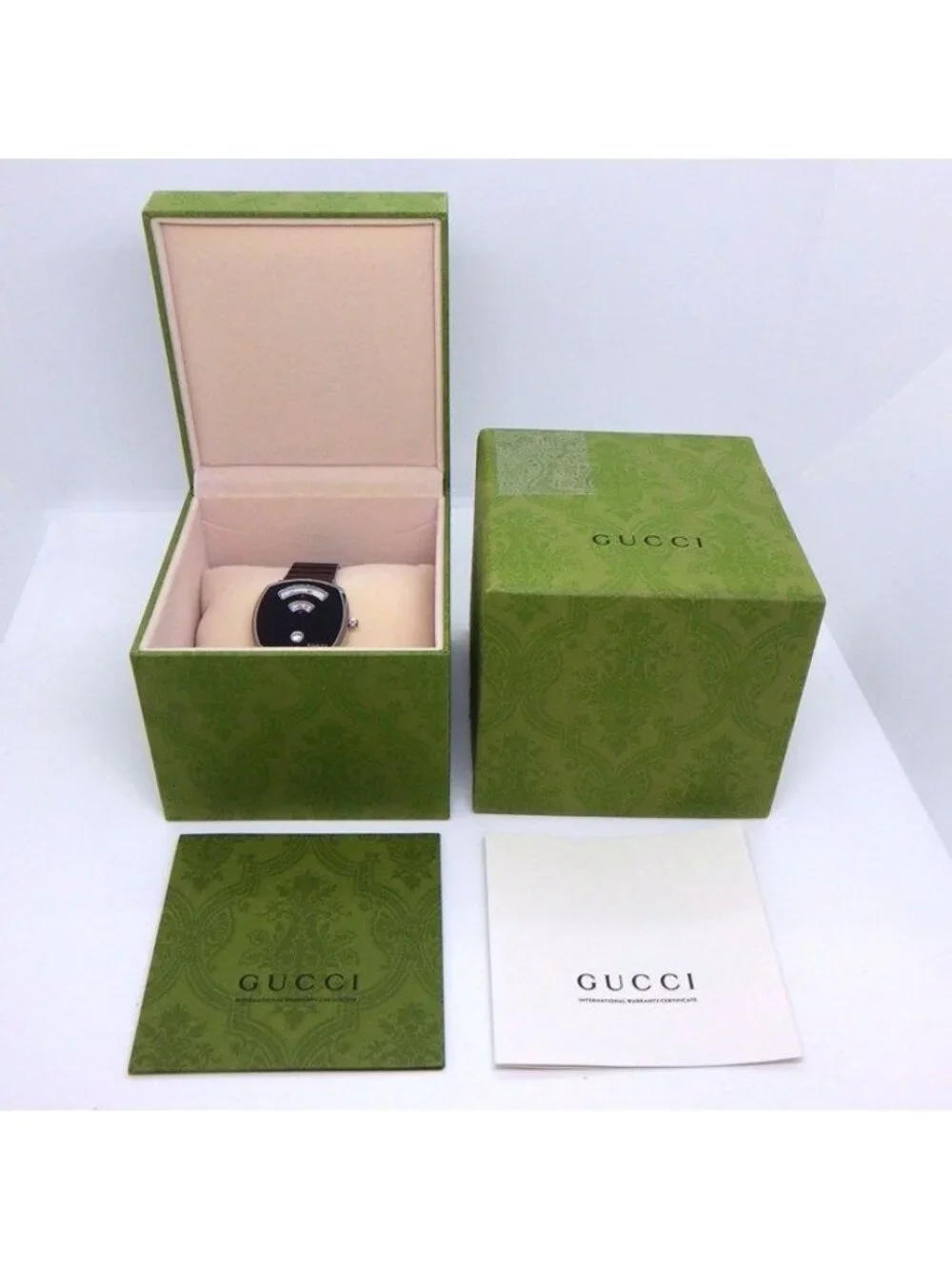Gucci Watch Grip 157.3 Date White Dial Black Pvd SS Quartz Analog